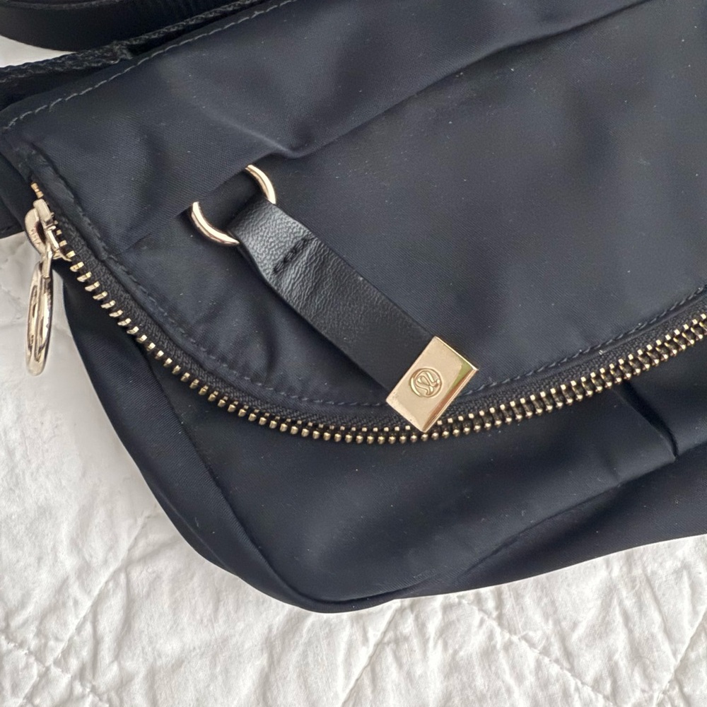 lululemon athletica Black Crossbody Bag - Picture 4 of 16